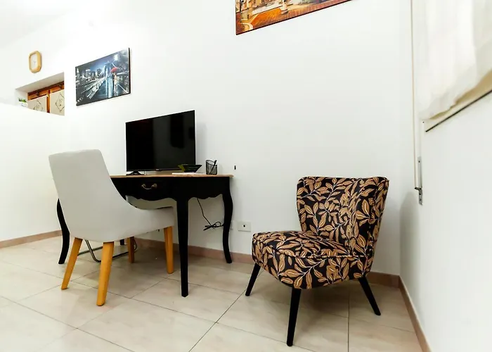 Apartment Lucrezia Cinecitta House Rom